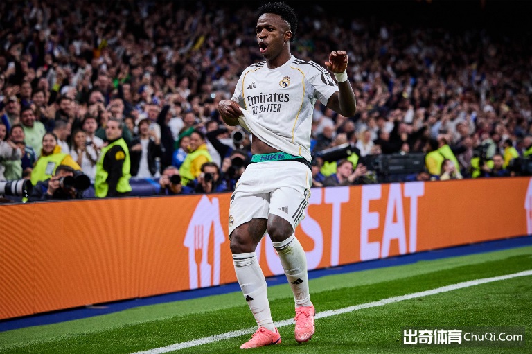 郭艾伦与贺,天举,年前往事重,大发彩票官方网站,大发彩票团队,大发彩票,大发彩票体育集团,大发彩票赛事平台,大发彩票直播公司